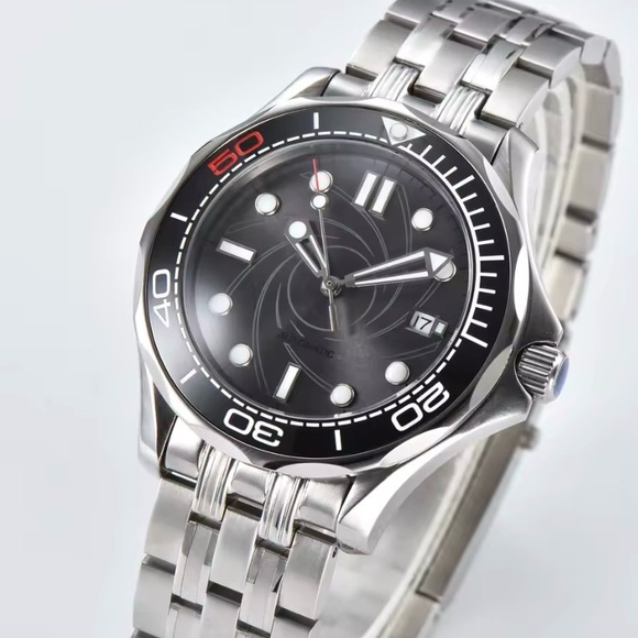 New Men's 007 Stainless Steel Diver Watch - Black Dial